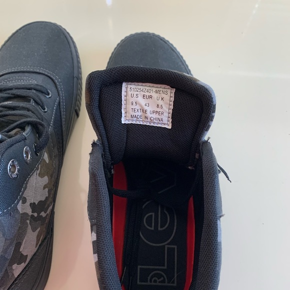 NWT- LEVI'S  MENS HIGH TOP FASHION SNEAKERS - Picture 6 of 7